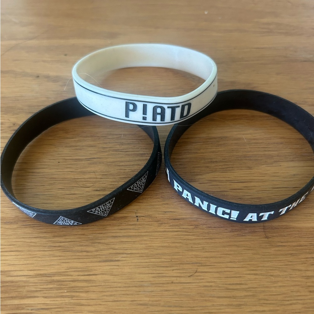 P!ATD Black and White Bracelet Set